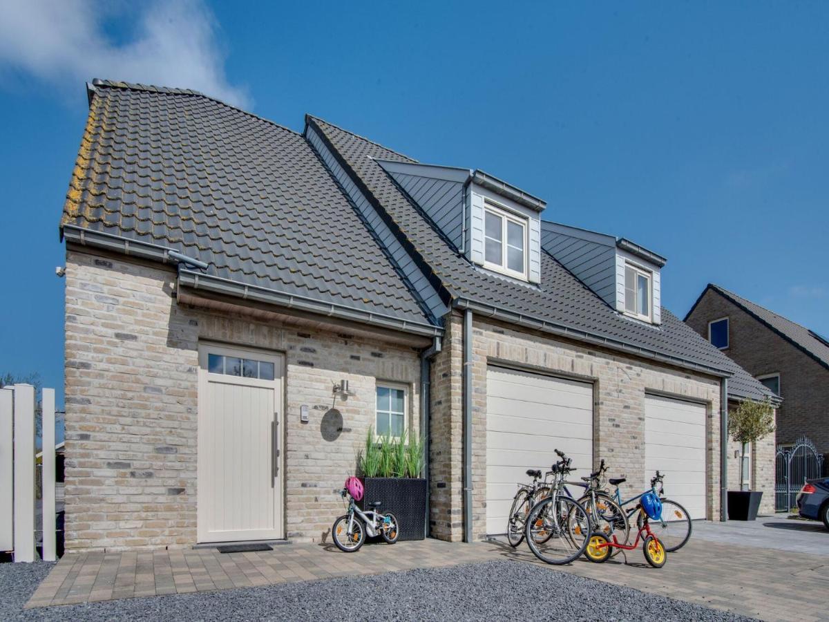 Modern Holiday Home In De Haan With Garden 외부 사진