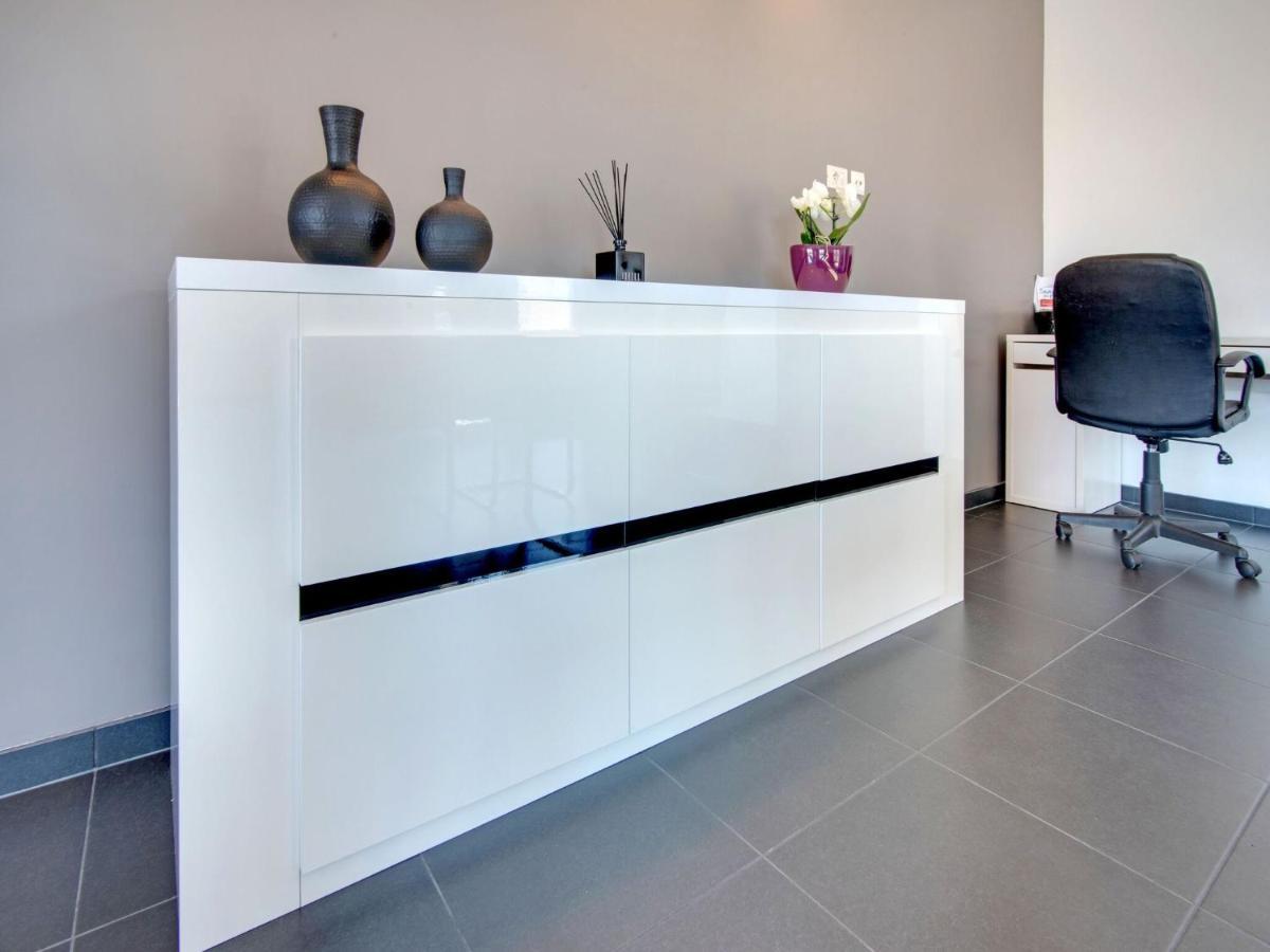 Modern Holiday Home In De Haan With Garden 외부 사진